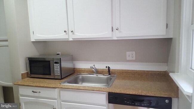 Foto del edificio - 905 Little St