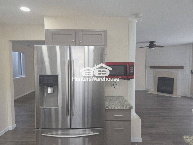 Foto del edificio - 528 Highland Falls Dr