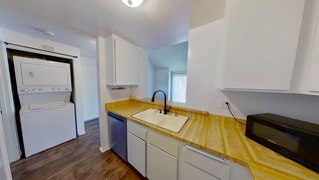 Building Photo - 61 Lemon Grove