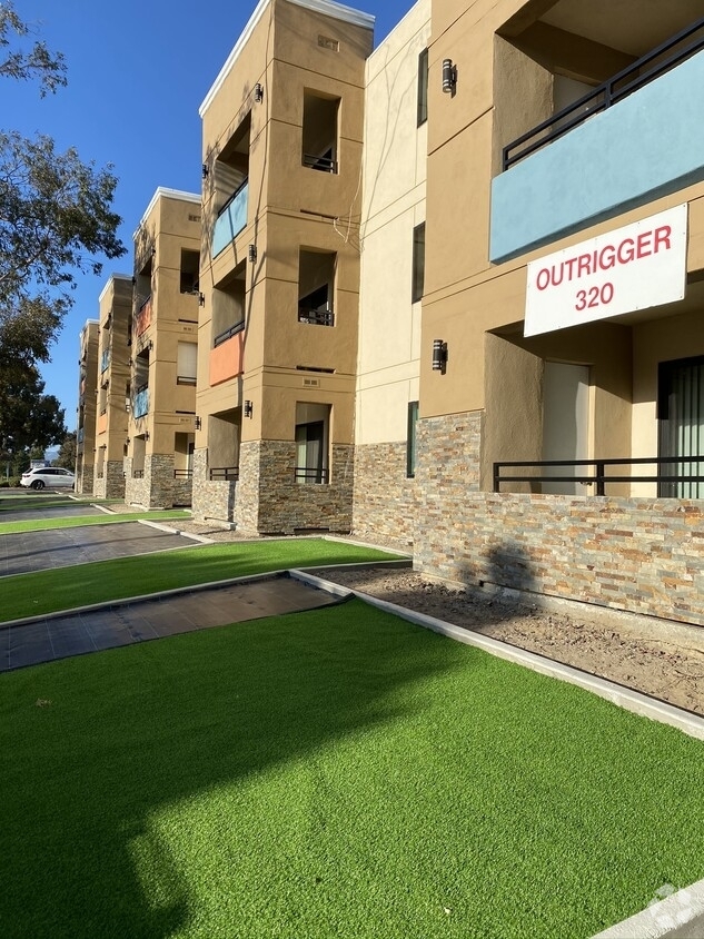 Building Photo - Outrigger Apartments