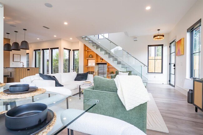 Foto del edificio - 1501 Rockmoor Ave