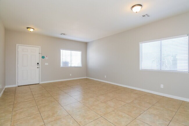 Foto del edificio - 6529 W Pioneer St