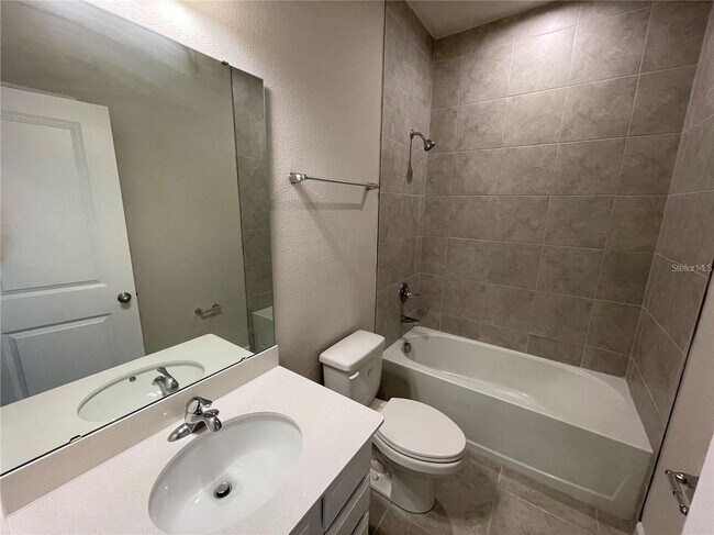 Building Photo - 325 Winter Bliss Ln