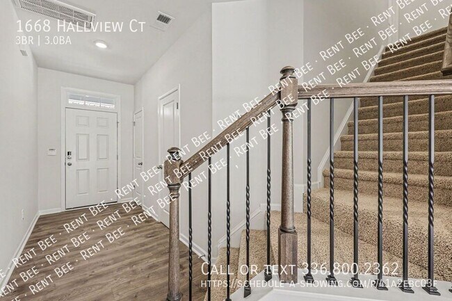 Foto del edificio - 1668 Hallview Ct