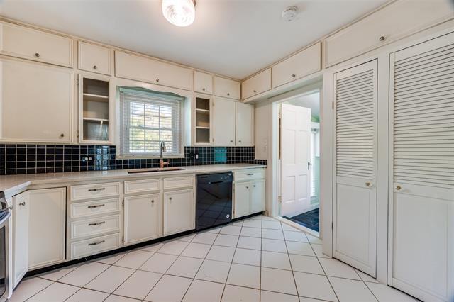 Building Photo - 3810 Whitehall Dr