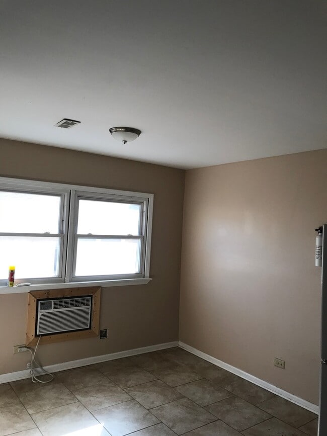Building Photo - 14523 Van Buren St