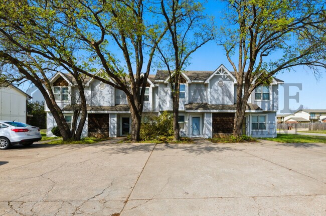 Foto del edificio - 7302 W Douglas Ave