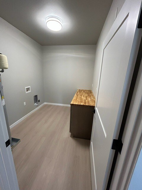 cuarto de lavandería - 1352 SW Obsidian Ave