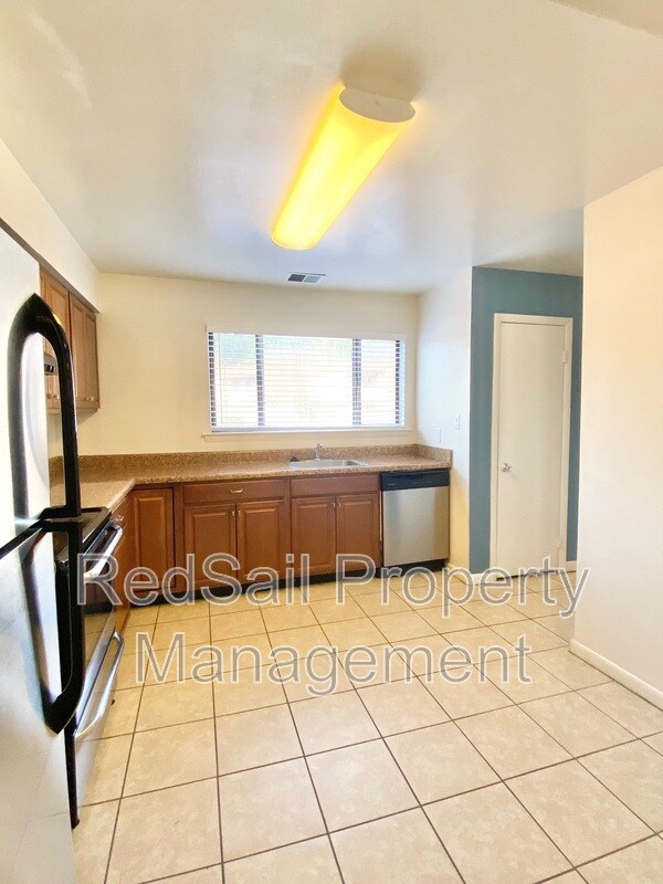 Building Photo - 1058 Willow Green Dr