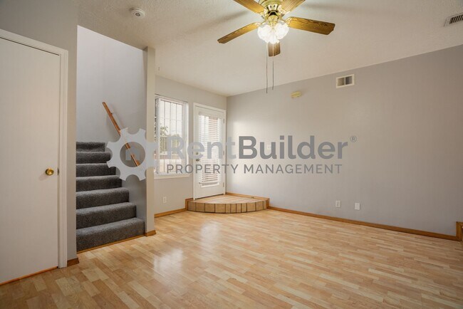 Building Photo - ***Lease Pending*** Please apply at your o...