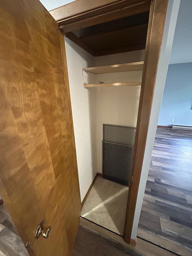 Foto del edificio - Updated 2BR, 1BA Brick Unit with Garage in...