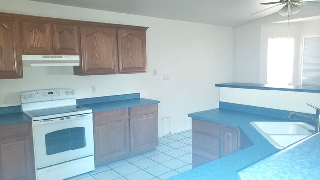 Building Photo - Mesa Del Sol Rental