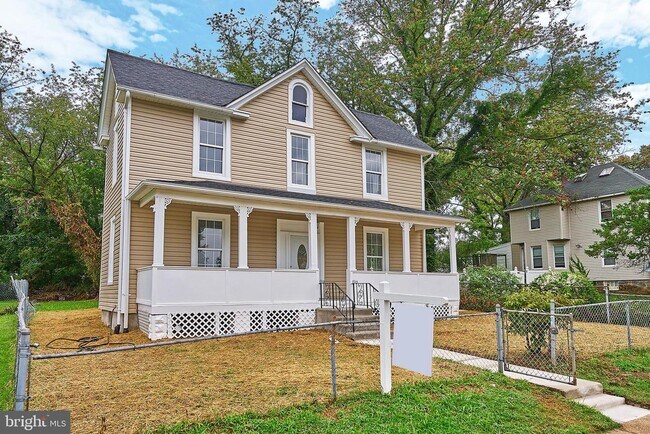 Building Photo - 5512 Hilltop Ave