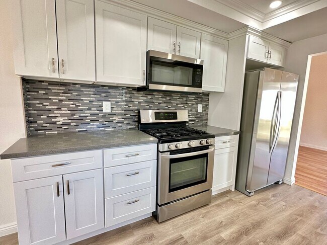 Foto del edificio - 45202 Pickford Ave