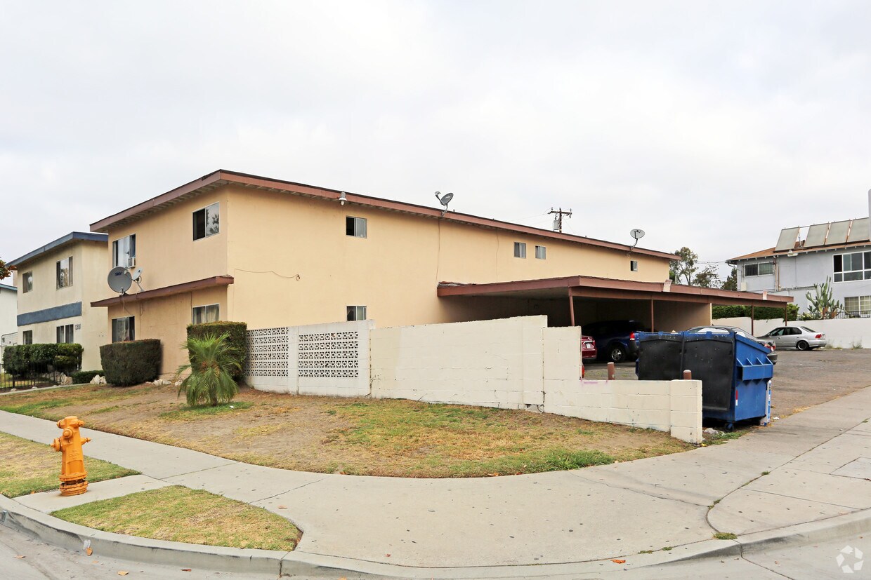 Foto del edificio - 12701 Sunswept Ave