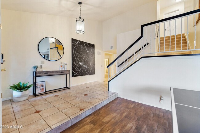 Foto del edificio - 8020 E McLellan Blvd