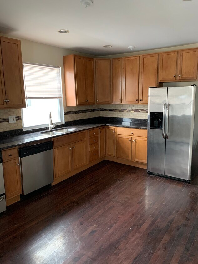 Foto principal - 4118 N Austin Ave