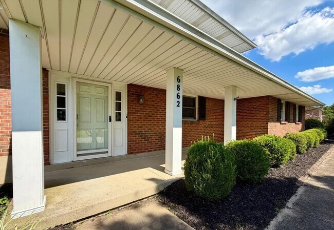 Foto del edificio - 6862 N Windwood Dr