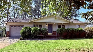 Building Photo - 105 Superior Ave SE