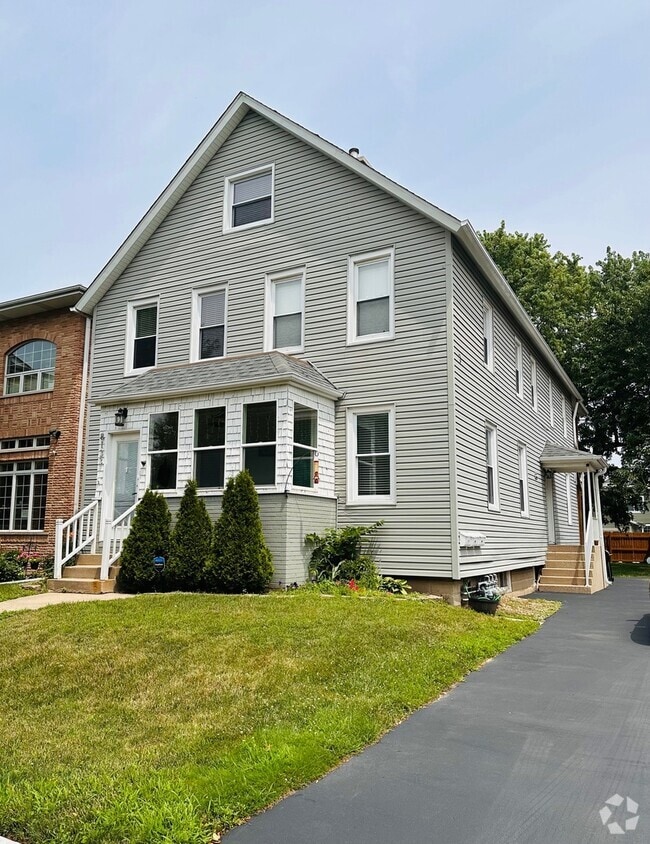 Building Photo - 8133 Laramie Ave