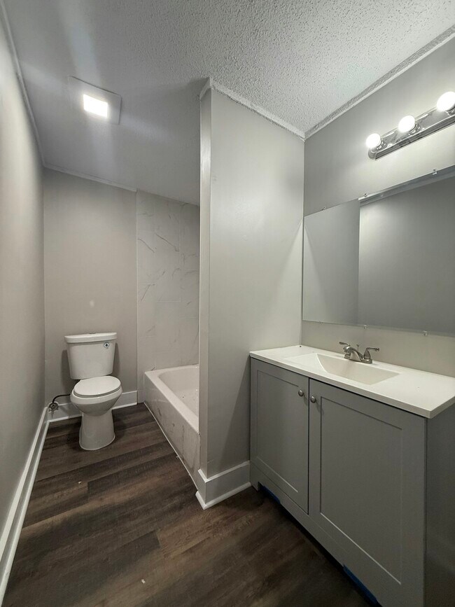 Foto del edificio - 705 Harahan Rd