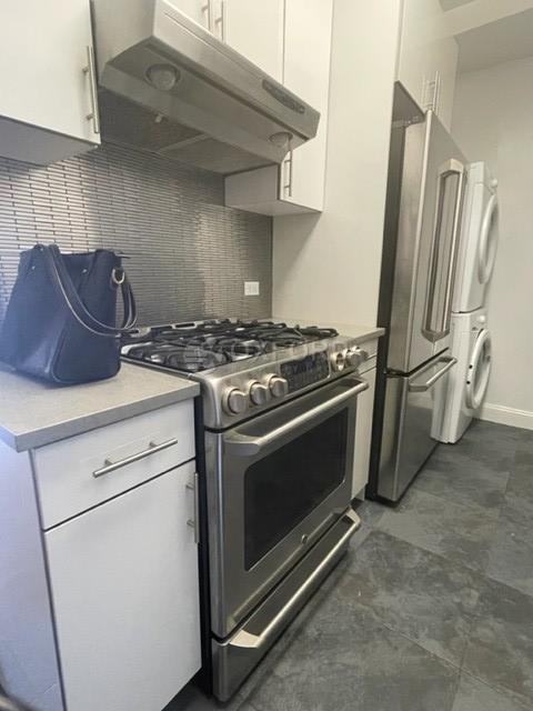 Building Photo - _7200 NO FEE**Prewar 3 Bed/3 Bath**High Fl...