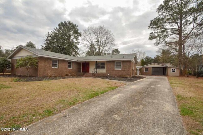 Building Photo - 304 Scottish Ct