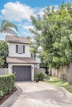 Building Photo - 1651 Hawthorne Pl