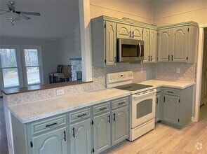Building Photo - 4 Basildon Cir