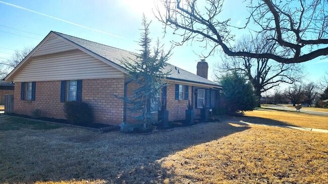 Photo - Beautiful 3 Bed 2 Bath Corner Lot House