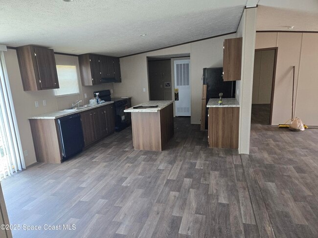 Building Photo - 526 Royal Tern Dr