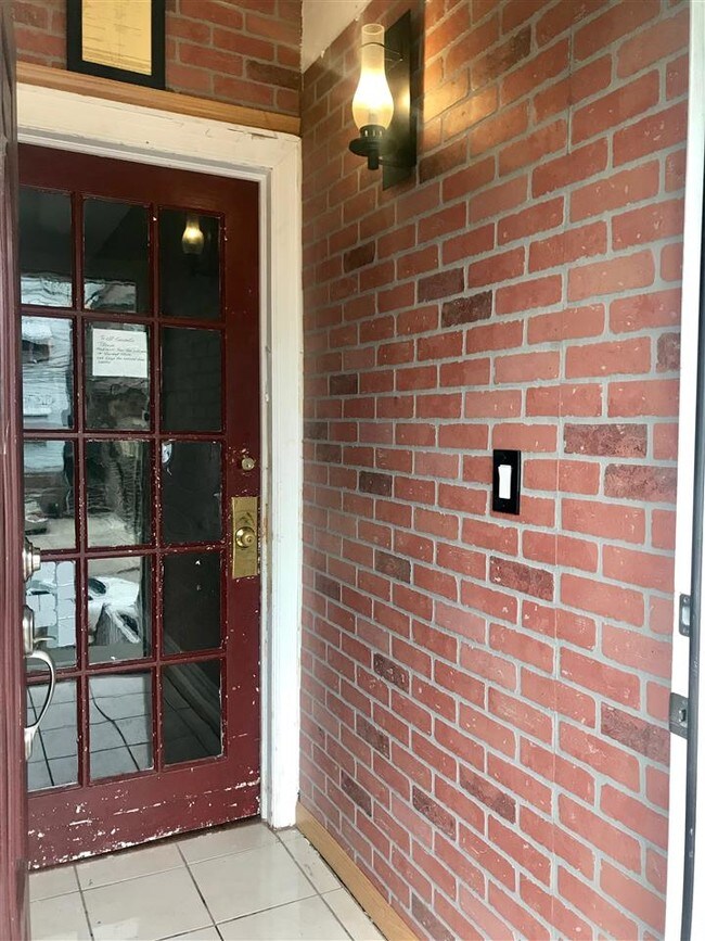 Foto del edificio - 38 W 52nd St