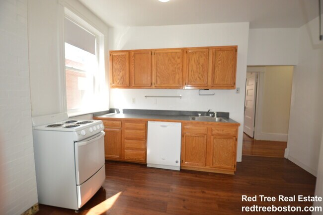 Foto del edificio - 1595 Beacon St