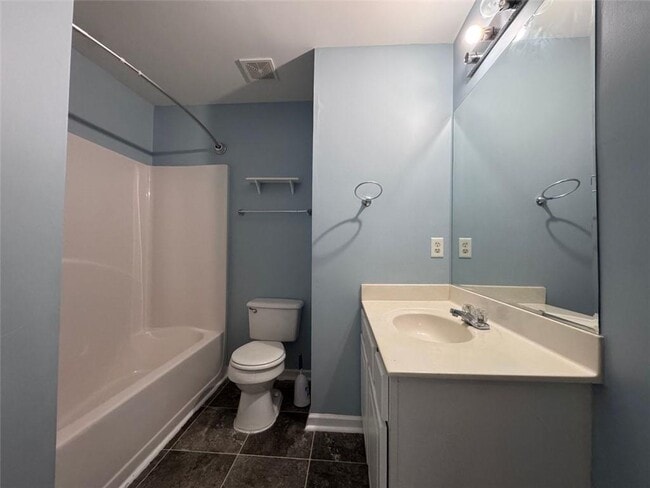 Building Photo - 5495 Hampton Ct