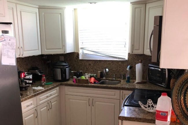 Foto del edificio - 10932 SW 3rd St