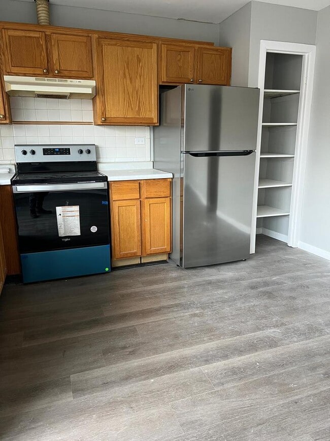 Building Photo - 5546 Carmel Dr