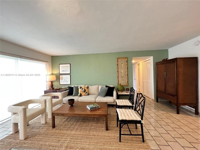 Building Photo - 555 Crandon Blvd