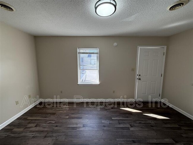 Foto del edificio - 1909 Cherokee Rd