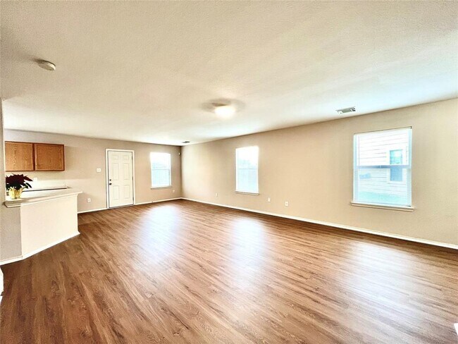 Building Photo - 8403 Westknoll Ln