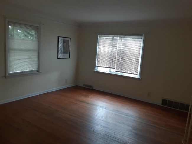 Building Photo - 4715 Yorkshire Ave