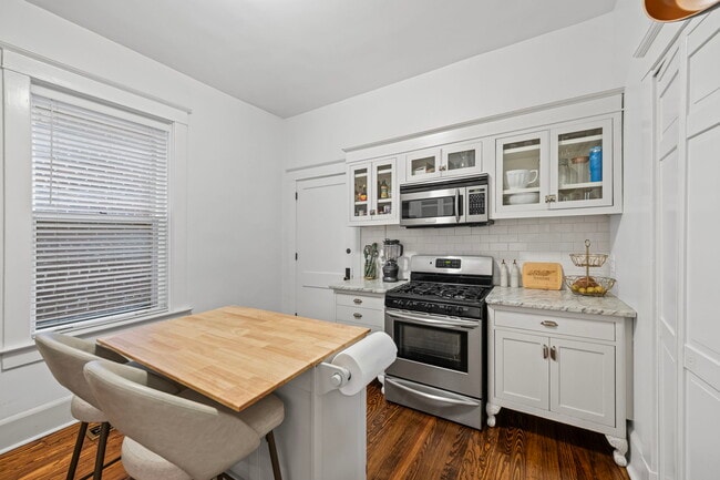 Building Photo - 1116 Poplar Ave