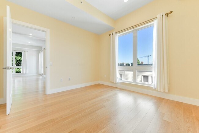 Building Photo - 480 Dorchester Ave