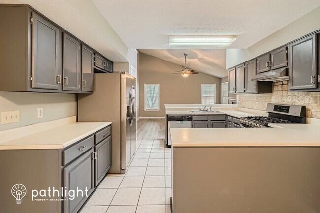 Building Photo - 3635 Manchester Dr