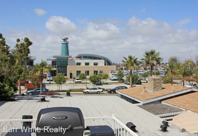 Building Photo - 1615 W Balboa Blvd
