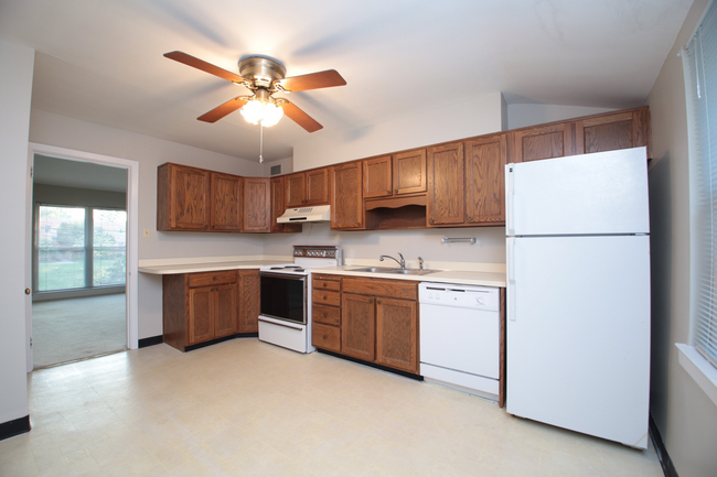 Building Photo - 1745 Newburg Rd