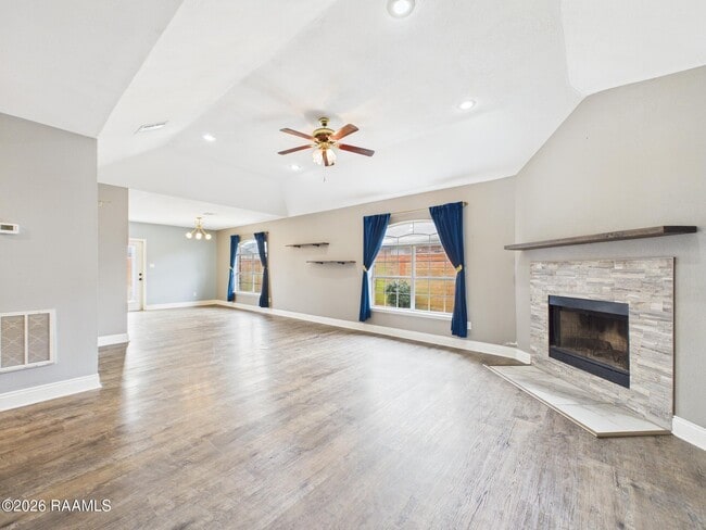 Foto del edificio - 115 La Rue Vil