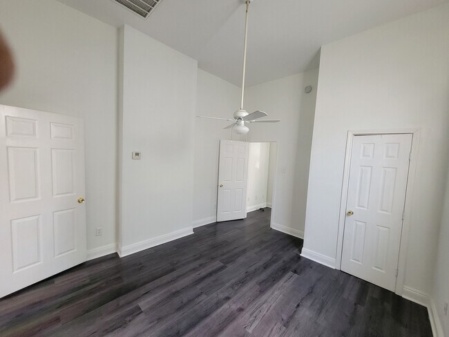Building Photo - 3015 Bienville St