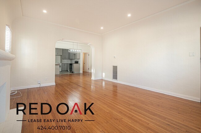 Foto del edificio - Amazing Two Bedroom with Large Windows, Re...