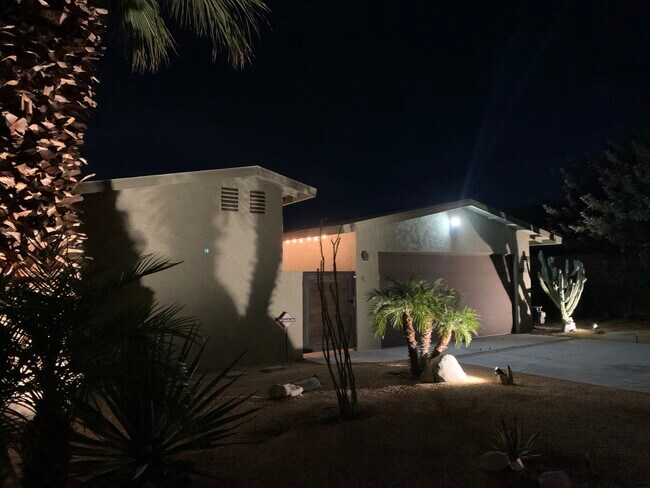 Building Photo - 32631 Cathedral Canyon Dr