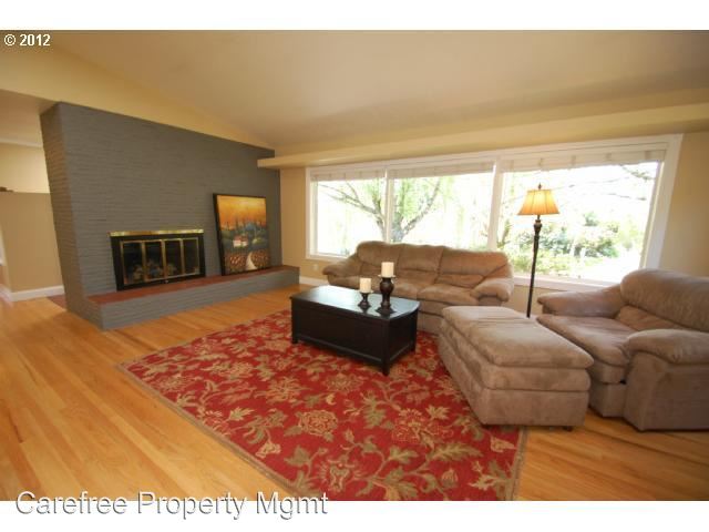 Foto del edificio - 5440 SW Dover Loop